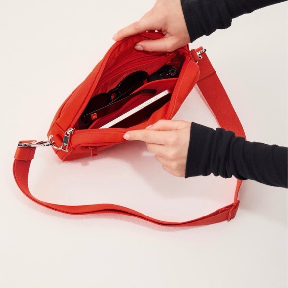 NEW NWT BEIS The crossbody bag in Flame - Picture 4 of 5